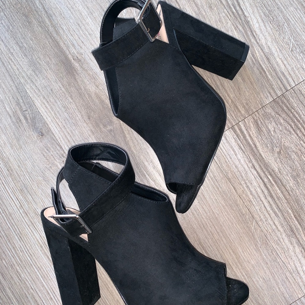 Black chunky heels